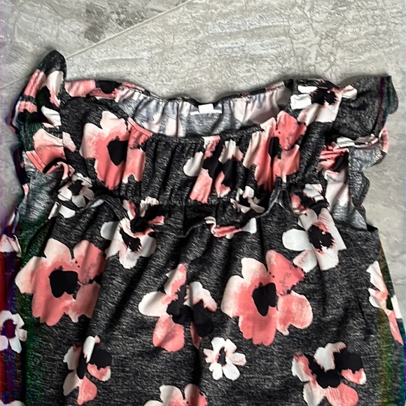 Lularoe Top Sz M Floral - Picture 2 of 3